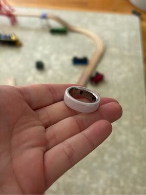 Oura Ring 4 Ceramic - Light Pink